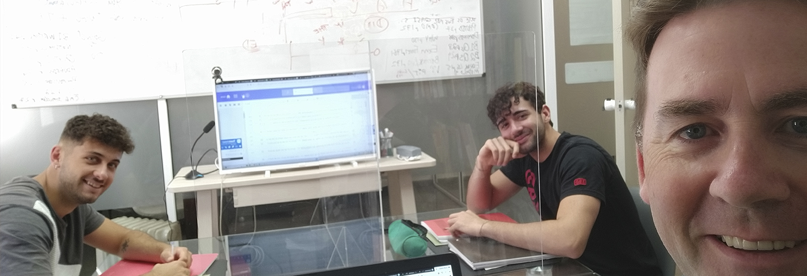 SÓLO DOS ALUMNOS CON PROFESOR NATIVO